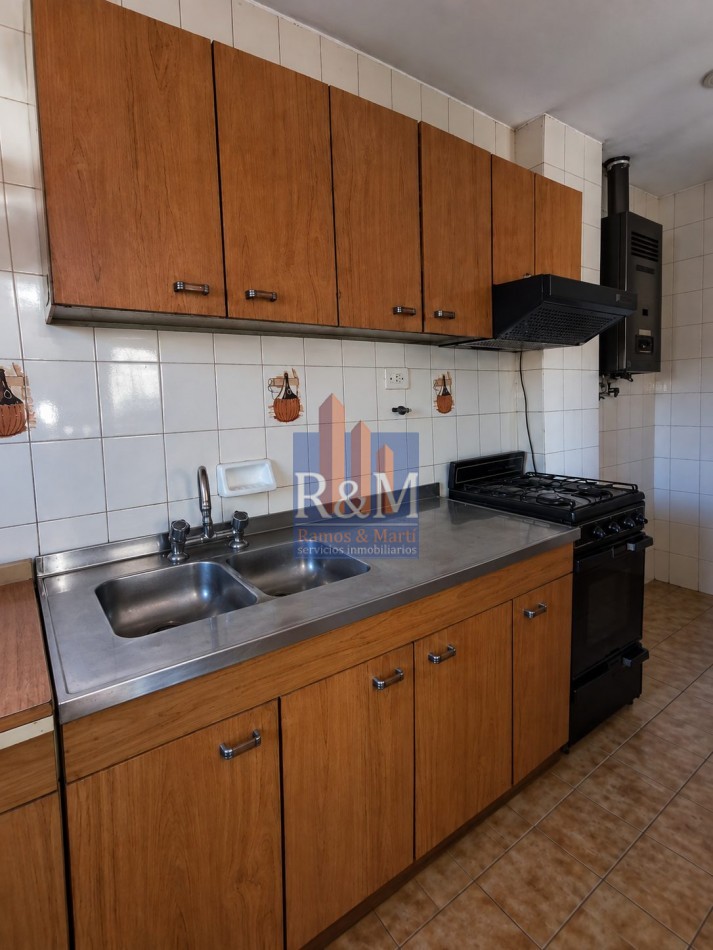 ALBERDI: DPTO 2D SEMIPISO CON BALCON