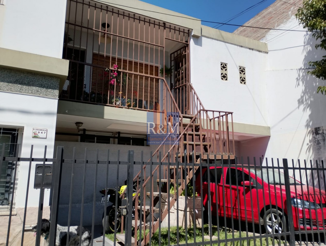 ALTA CORDOBA: CASA PH EN PLANTA ALTA