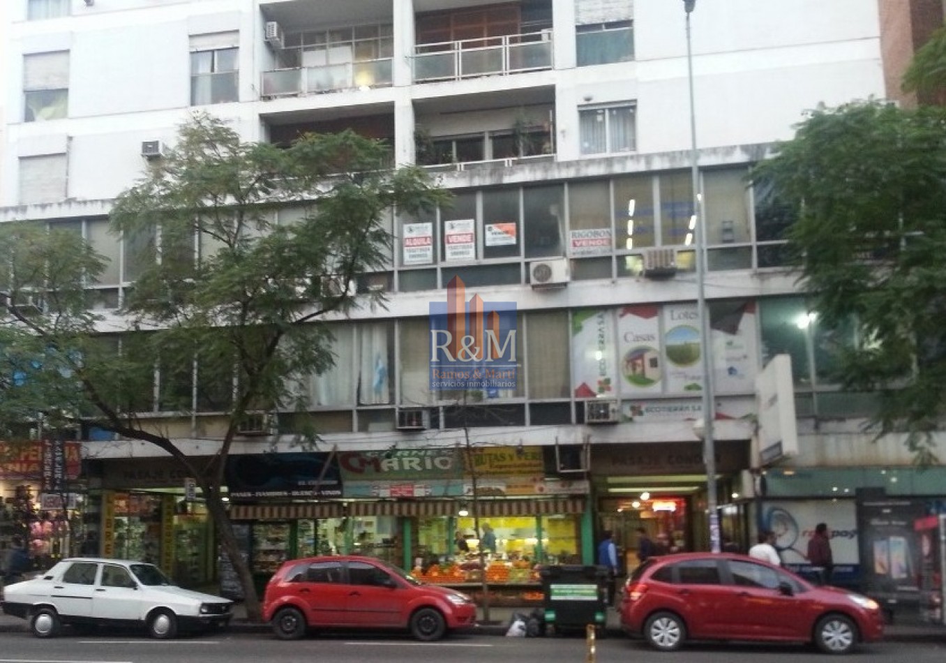 CENTRO: OFICINAS EN GALERIA CONDOR AV COLON 352