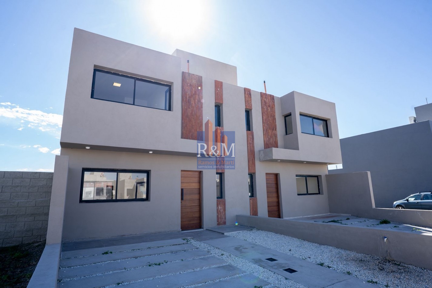 DOCTA: DUPLEX 3D, 2B Y ASADOR - A ESTRENAR