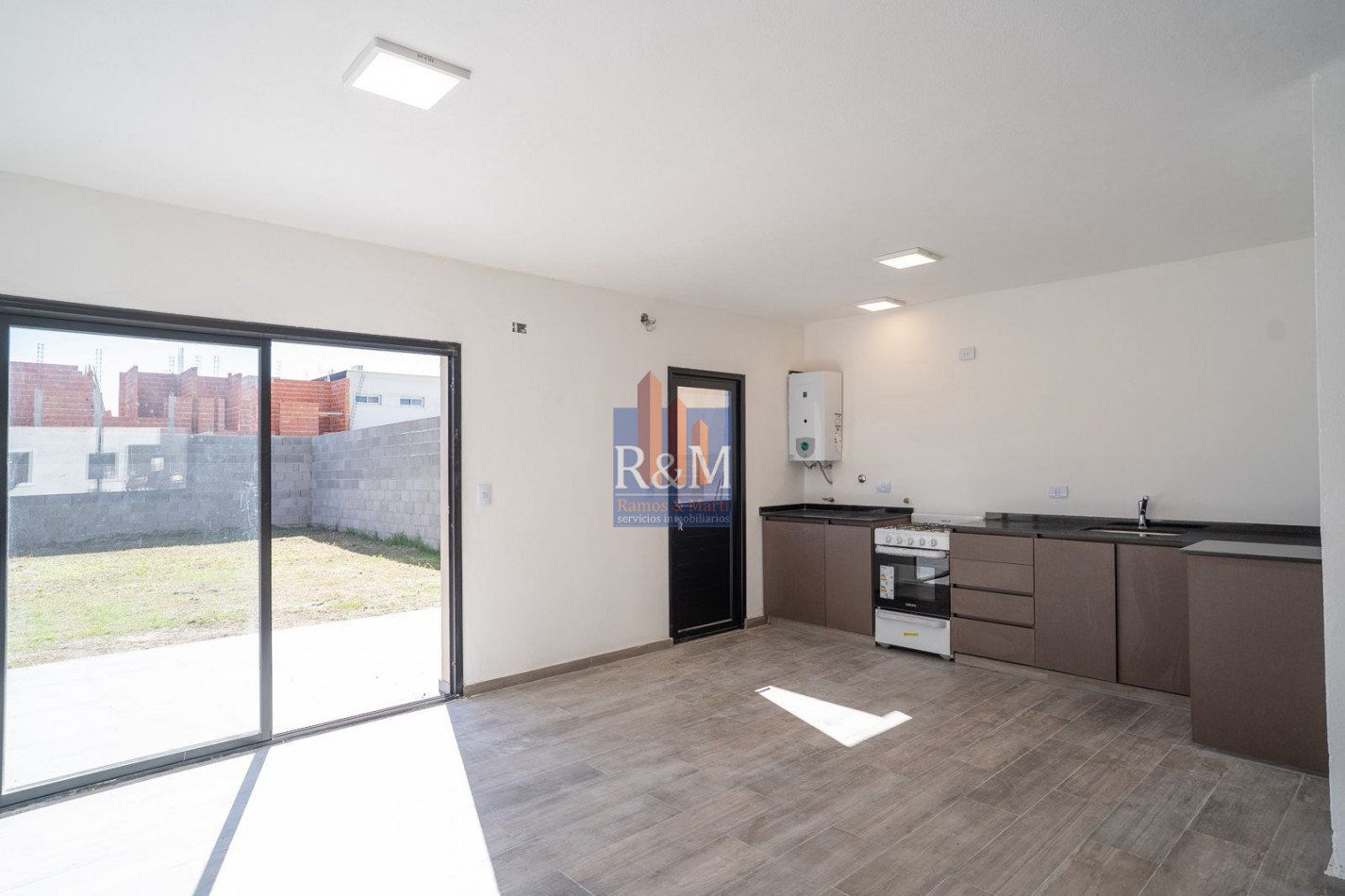 DOCTA: DUPLEX 3D, 2B Y ASADOR - A ESTRENAR