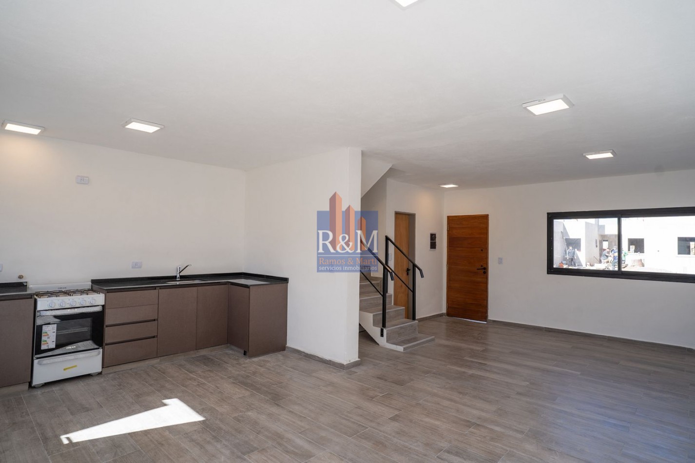 DOCTA: DUPLEX 3D, 2B Y ASADOR - A ESTRENAR