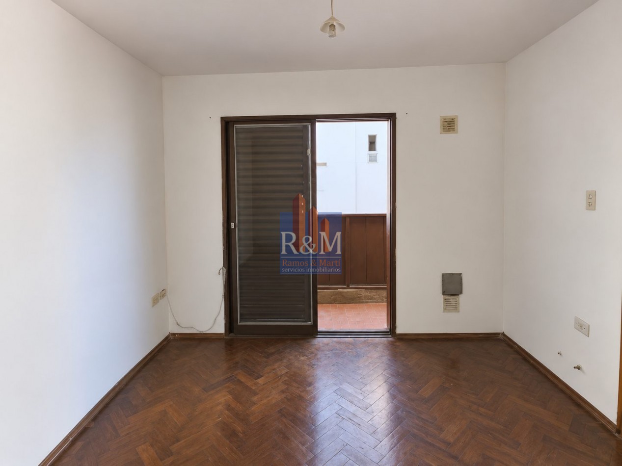ALBERDI: DPTO 2D SEMIPISO CON BALCON
