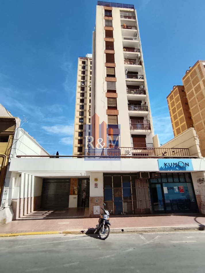 ALBERDI: DPTO 2D SEMIPISO CON BALCON