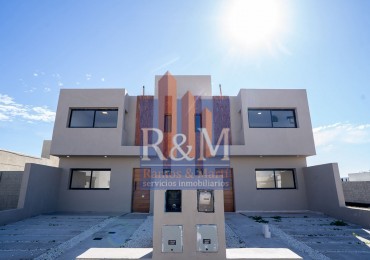DOCTA: DUPLEX 3D, 2B Y ASADOR - A ESTRENAR
