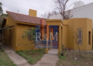 VILLA ALLENDE: CASA 2D CON QUINCHO MTS AV BODEREAU